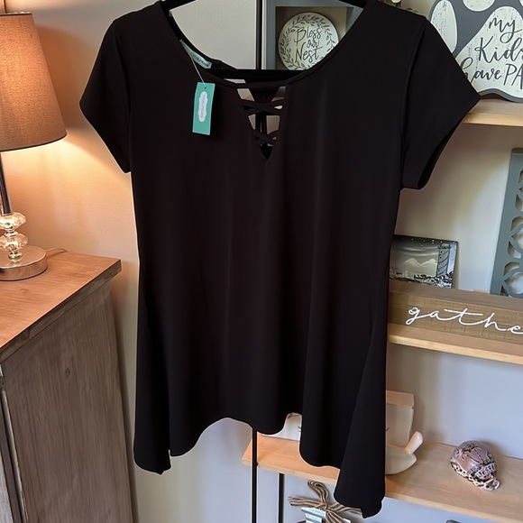 NWT Maurice’s Top with Back Cutouts Size Small - Picture 5 of 8